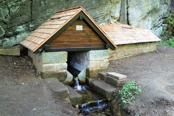 Studánka Podtrosecká údolí